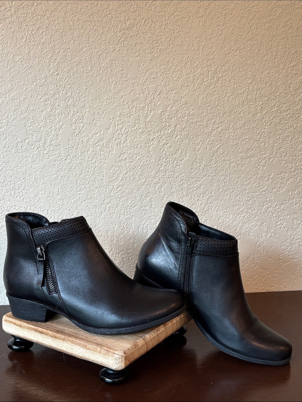 NWOT Rockport Classic Women's Black Leather Ankle Boots Sz 7.5